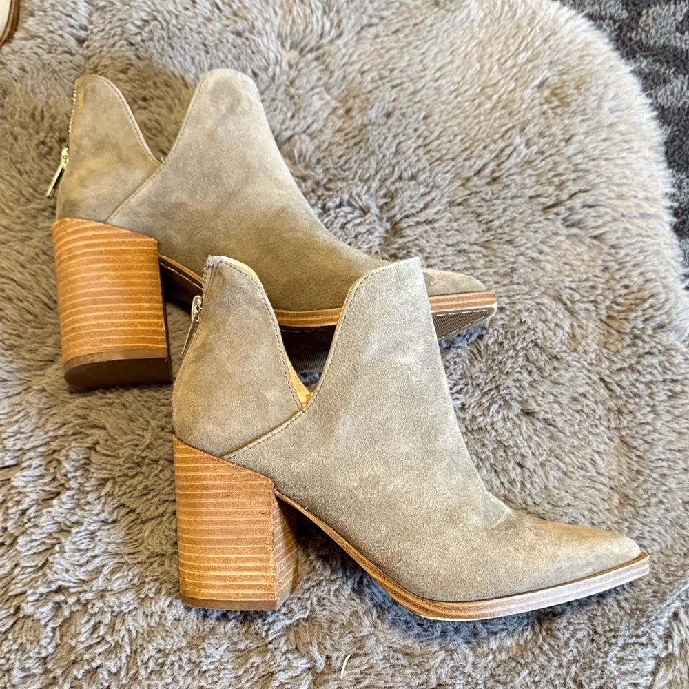 Steve Madden gray Suede Ankle Booties